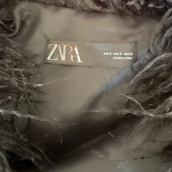Zara - Women's Black Faux Fur Vest - Picture 6 of 6